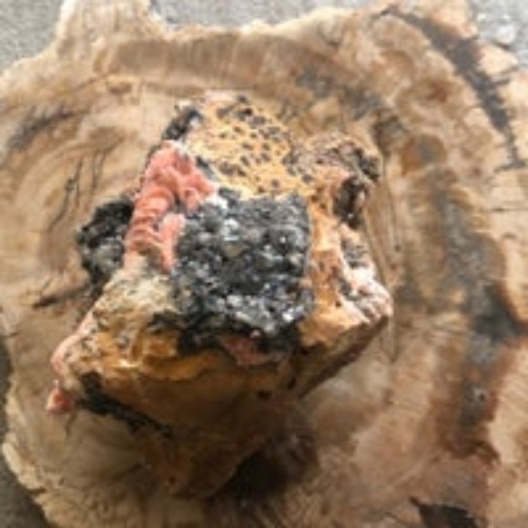 Large Barite with Cerussite Crystals. - Picture 7 of 7